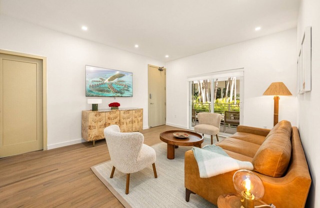 Lux Designer Apt 2BR/2BA in the Heart of MIA Beach