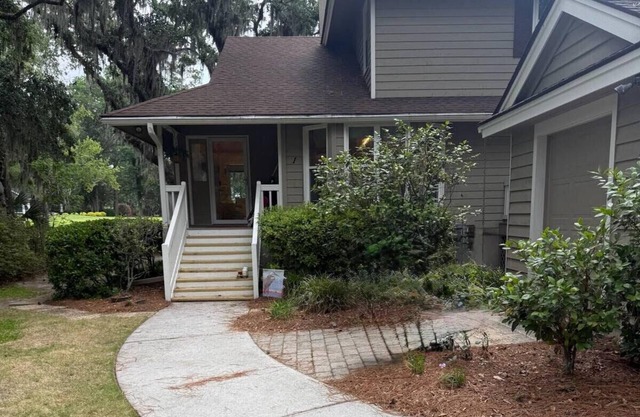 Lux King Bed, Free Daily Golf, Heated/Cooled Pools, Free Bikes, Parris Is, Gated