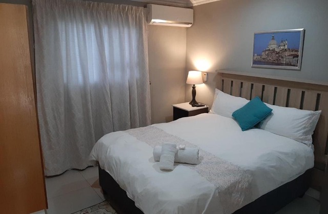 Lux Rooms on 37