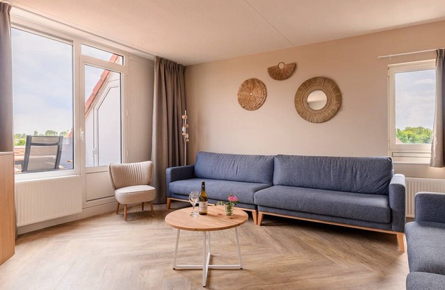 Luxe 10-person family getaway