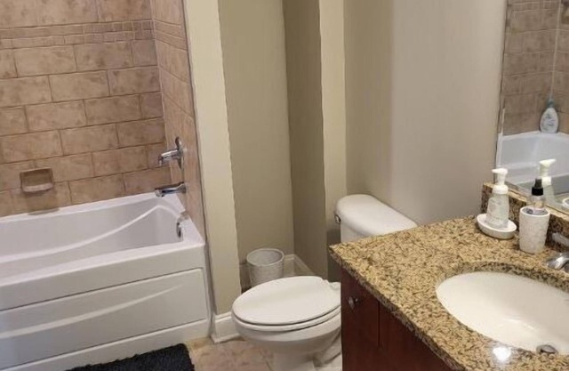 LUXE 2-Bedroom condo w/balcony and pool at center of city