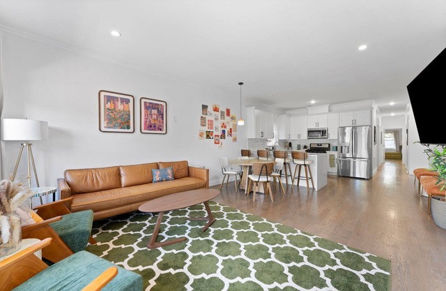 Luxe 3BR Backyard Zen [25 min to NYC] [Sleeps 10]
