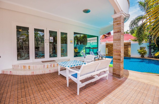 Luxe 4 bedroom villa - Tewaree Villa - Pattaya Holiday House - Walking Street