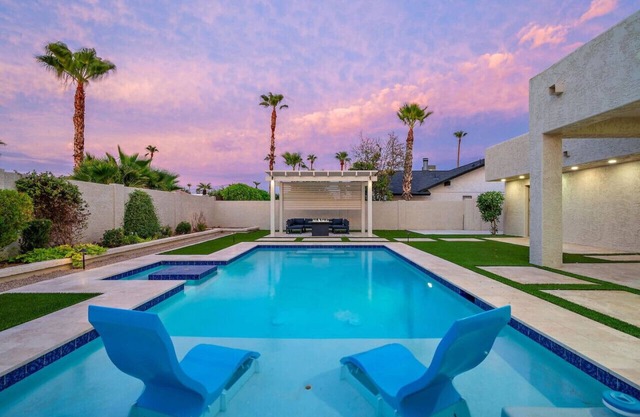 Luxe 4BR Oasis with Private Pool, BBQ & EV Charger