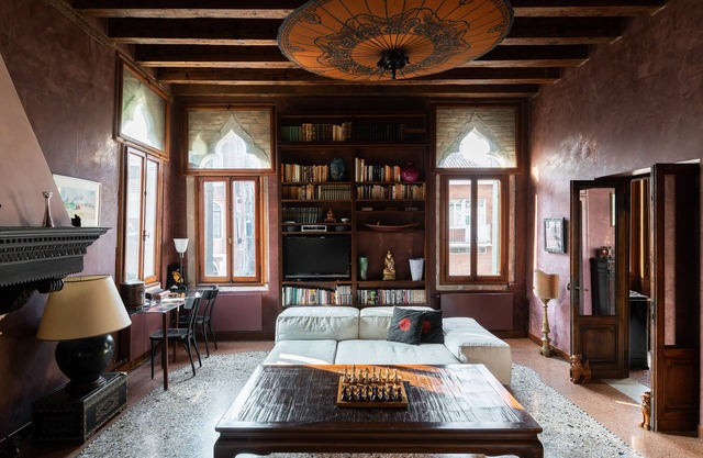 Luxe and calm in sunny gothic palazzo Cannaregio