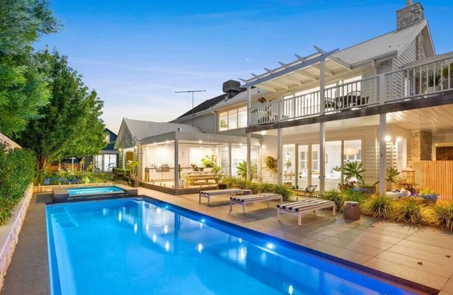 LUXE BARWON HEADS Sum