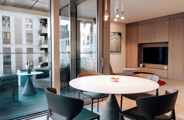 Luxe City - Modern & Spacious 2Bedrooms and 2Bathrooms with Balcony view to City