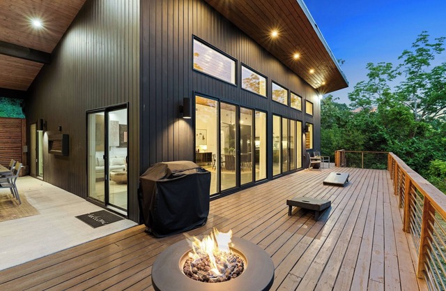 Luxe Dual Retreats 6BR Sleeps 16 Hydro Pool + Hot Tubs + Cold Plunge