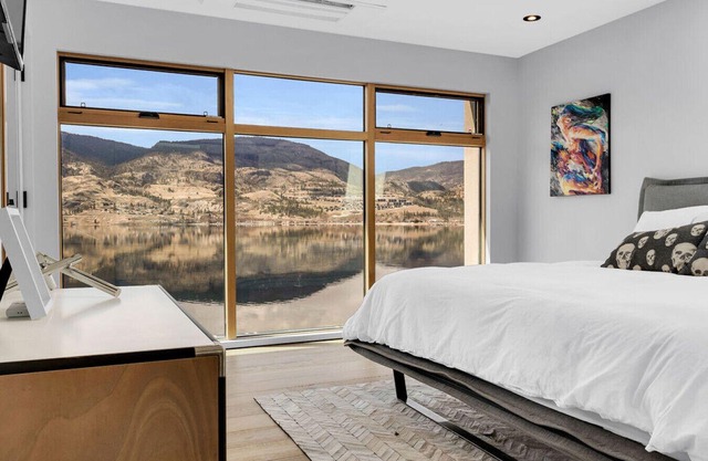 Luxe Lakeside Home w/Private Dock, Views & Boat Lift