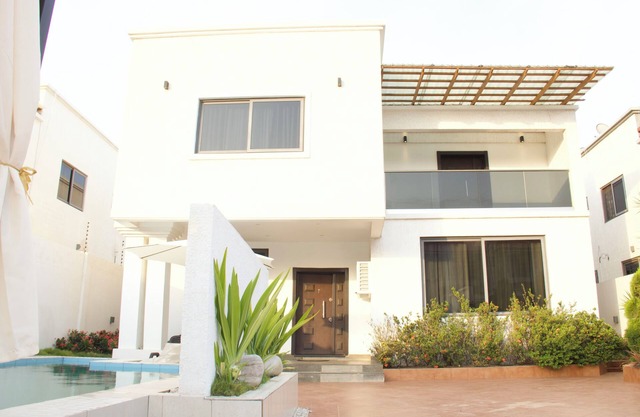 Luxurious 4-bedroom Ensuite Trassaco Home with Outdoor Pool