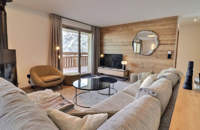 Luxurious 4-room cabin with parking in Méribel
