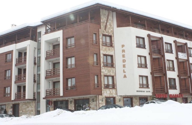 Luxurious 5* 2 bedroom apartment situated 100m from the ski lifts