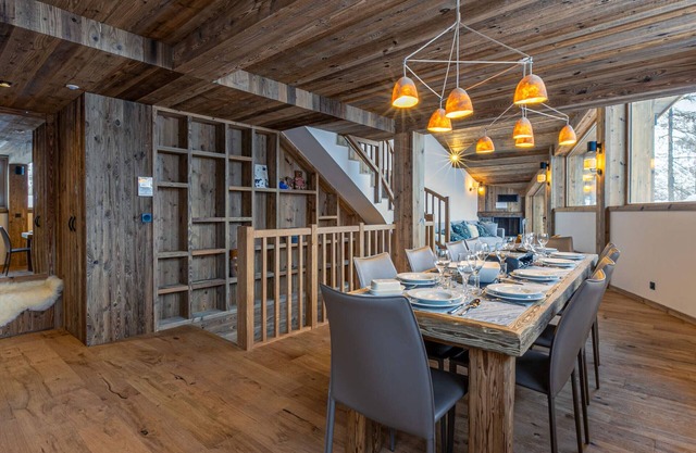 Luxurious 5-Bedroom Chalet Apartment with Panoramic Mountain View, Wi-Fi, and Garage