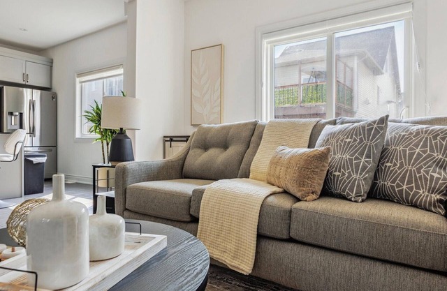 Luxurious and Beautiful Home in Barrie