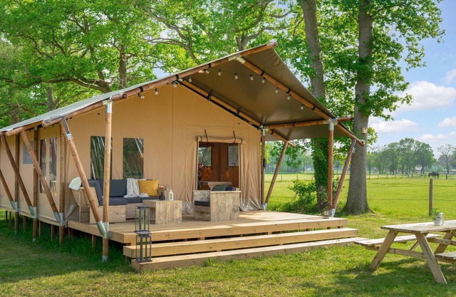 Luxurious and comfortable lodge tents in Finspark Herikerberg.