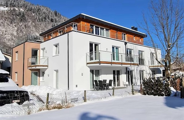 Luxurious and spacious apartment near AreitXpress