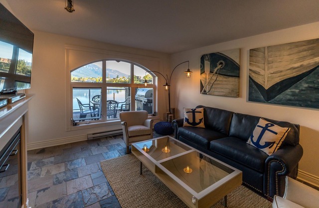 Luxurious beachfront condo in idyllic and historic Kaslo, BC.