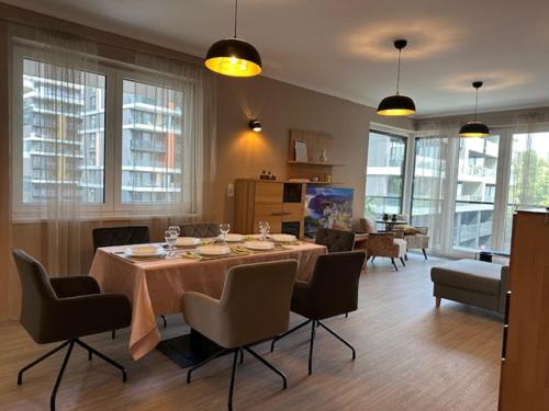 Luxurious BoB Apartment with private parking