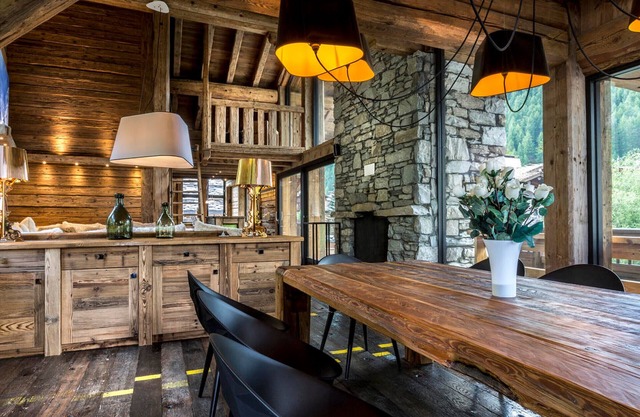 Luxurious Chalet with Pool, Hammam & Stunning Views in Val-d'Isère