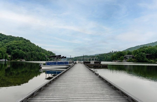 Luxurious Club Wyndham Resort at Fairfield Mountains, 1 Bedroom Deluxe Suite