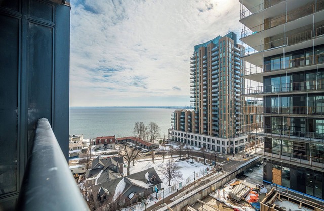 Luxurious Lakeview Condo in Burlington