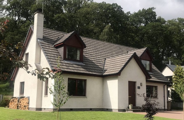 Luxurious modern cottage with oak garden in Cairngorm National Park