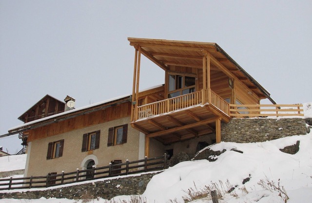 Luxurious mountain chalet in Saint-Veran for 10 people, 4 bedrooms