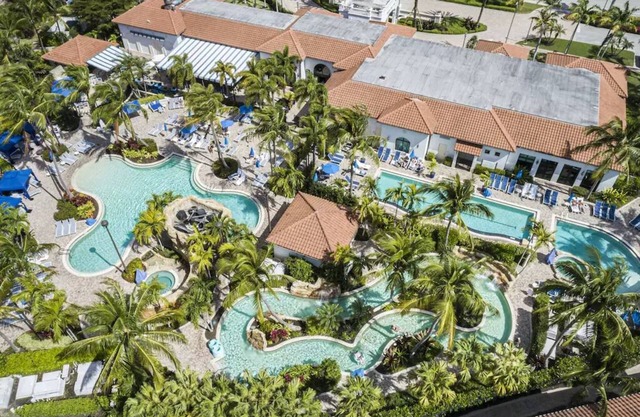 Luxurious Naples Bay Resort Pool, Spa & Beach Club!