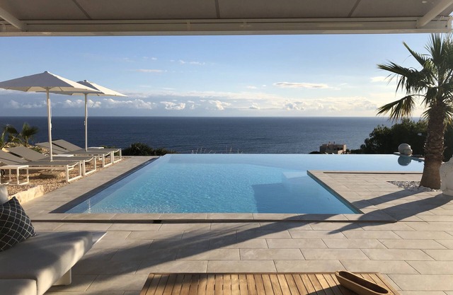 Luxurious new villa with spectacular sea views