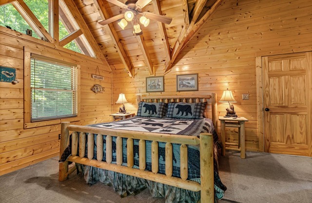 Luxurious Nine Bears Home Minutes Away to Gatlinburg by Redawning