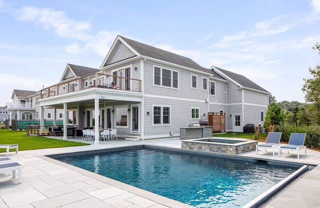 Luxurious Ocean Front Rental with Pool