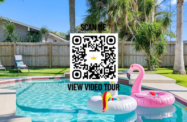 Luxurious Spa Retreat with Stunning Pool in Palm Harbor