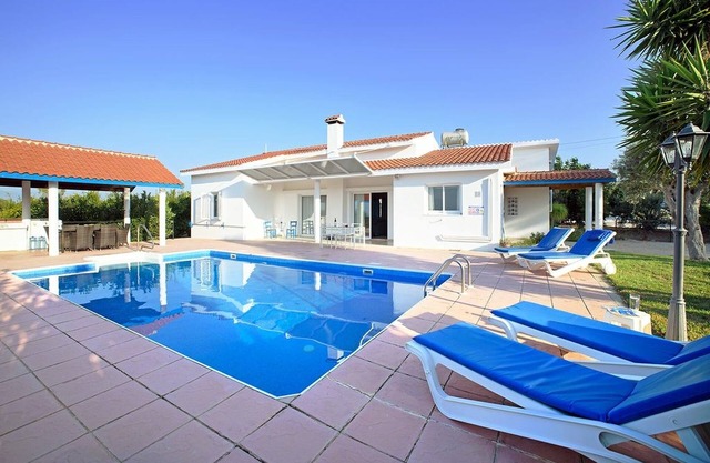 Luxurious, Spacious, FULLY air conditioned villa set in a serene environment!