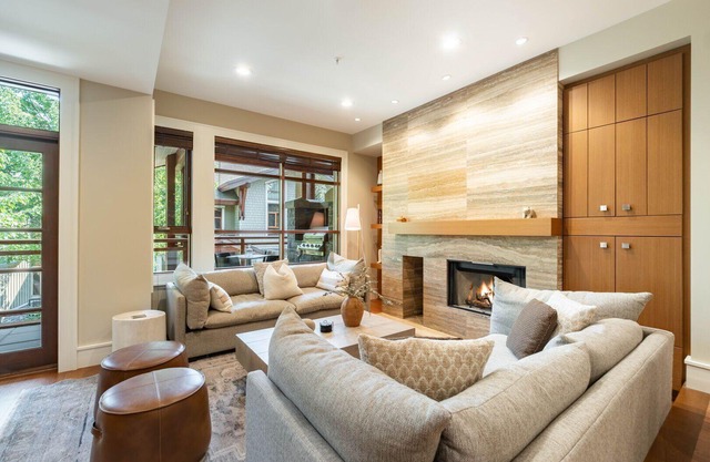 Luxurious Townhome | Private hot tub | BBQ | AC