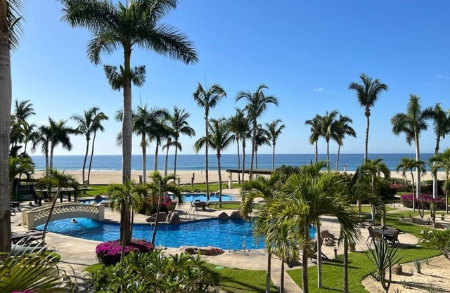 Luxurious Views and Gardens in Las Mananitas