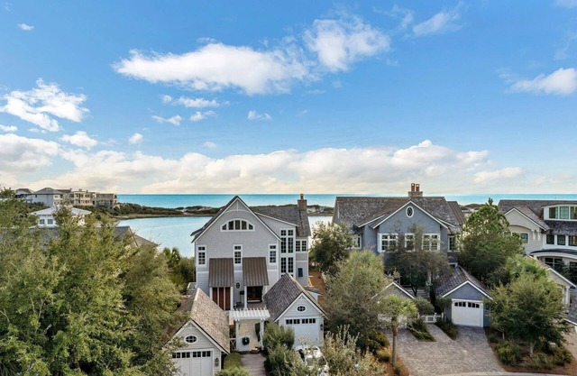 Luxurious Watersound Escape Gulf Views, Pool, Grill, & Bikes Included!