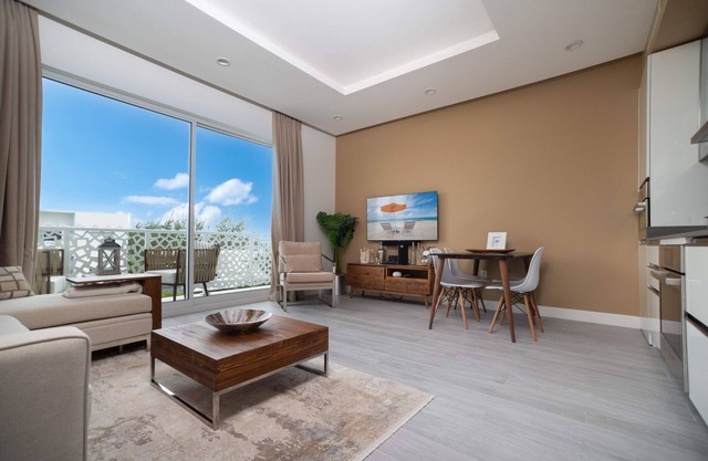 Luxury 1 bed apartment near Seven Mile Beach at The Grove