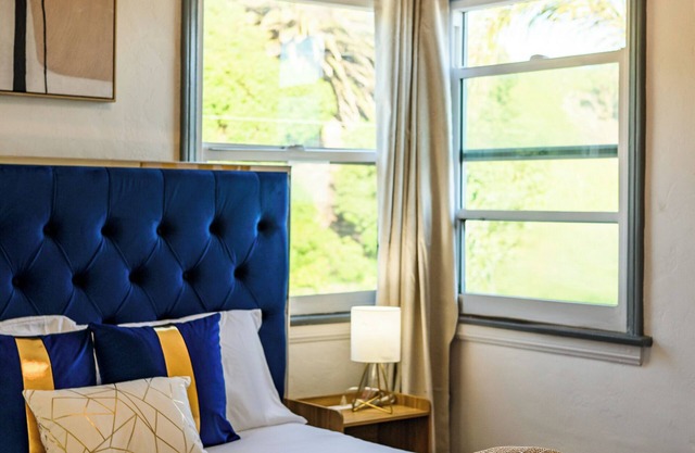 Luxury 1BR Beachside Gem Walk to Beach + Ocean Views