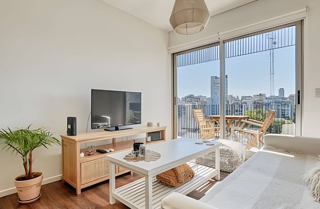 Luxury 1BR in 5* Building Heated Pool, Gym & Spa