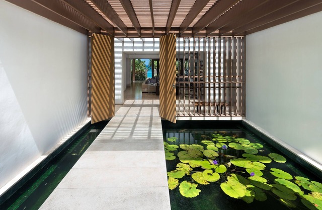 Luxury 2 Bedroom Beach Front Villa w/ Jacuzzi