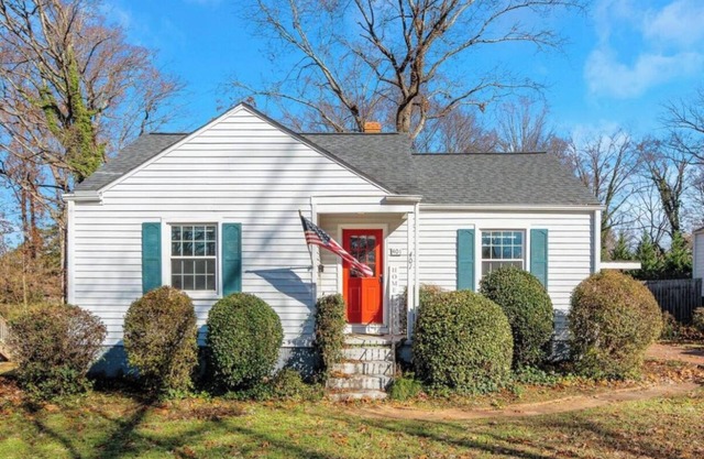 Luxury 2BD Home, Coffee, Games, Outdoor Seating, Close to Airport, Hospitals