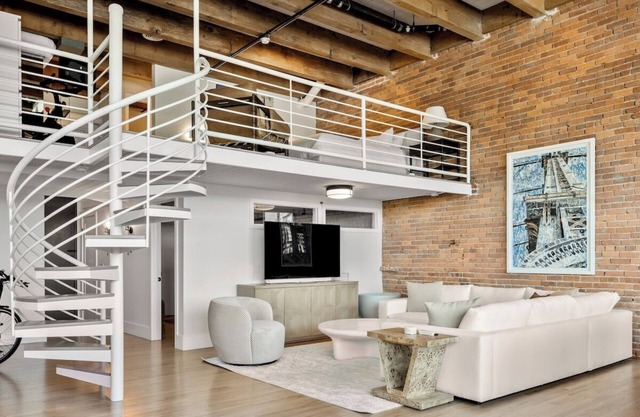 Luxury 2BD Loft Next to Ball Arena, 30+Day, E-Bike