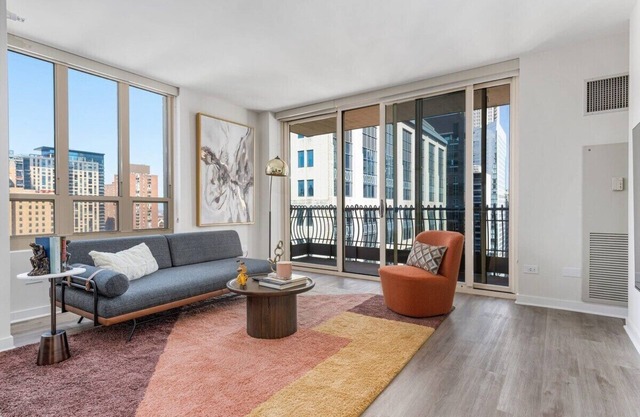 Luxury 2BR on Michigan Ave with Private Balcony