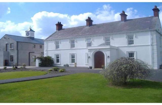Luxury 3 Bed Cottages near Hillsborough Palaces