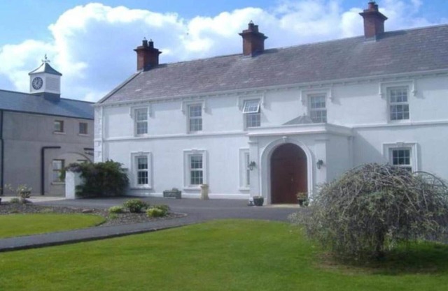 Luxury 3 Bed Cottages near Hillsborough Palaces