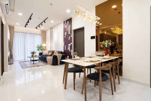 Luxury 3BR Apartment 121m - Resort Pool & Gym - Near Aeon Mall