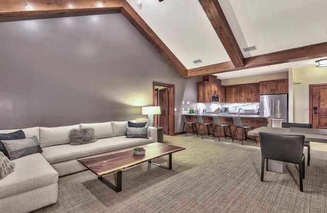 Luxury 3Br Residence steps from Heavenly Village & Gondola