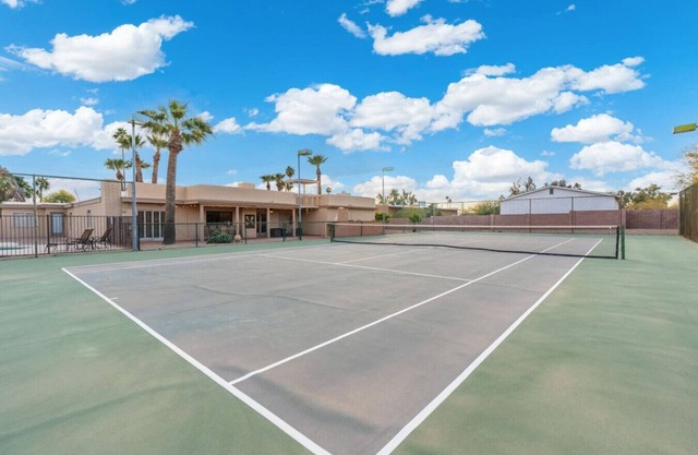 Luxury 3BR Stay | Heated Pool, Tennis, Games & BBQ