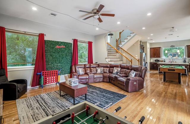 Luxury 3BRM, 3.5B House: Near Downtown, Medical Center & NRG Stadium