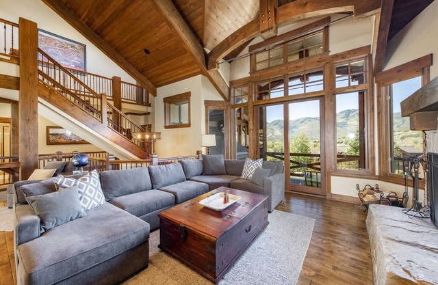 Luxury 4 Bedroom Home in Park City with Amazing Mountain Views